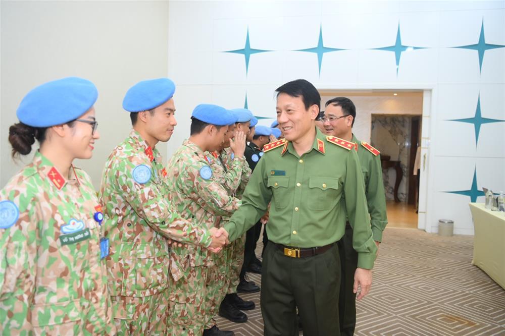 Deputy Minister Luong Tam Quang visits Vietnamese peacekeepers in UNMISS